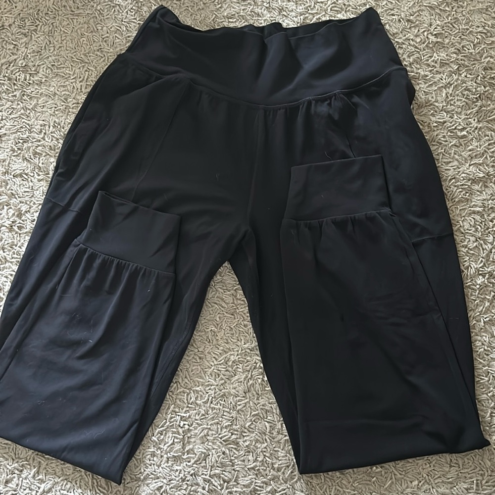 Athleta Coaster Luxe High rise joggers. Size L. Never worn.